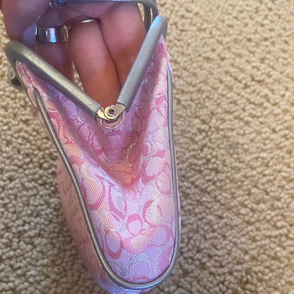 Coach - Picture 9 of 16